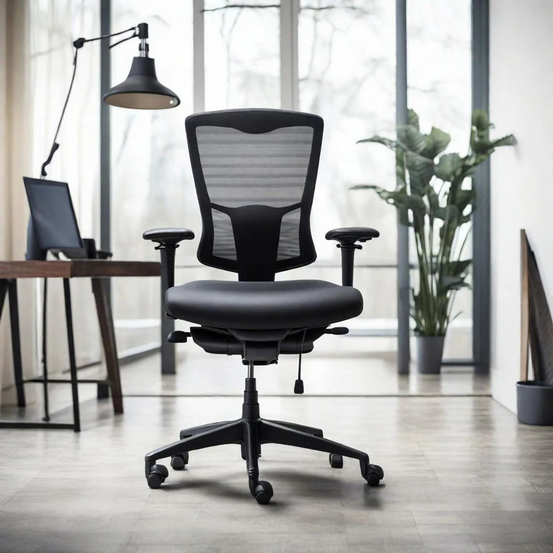 Should You Use a Desk Chair with Arms or Without Arms?