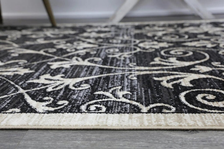 Black Arya Classic Rug